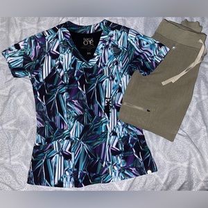 (Top - Barco One XXS) & (Bottom - Figs Petite XXS Zamora Jogger Heather Olive